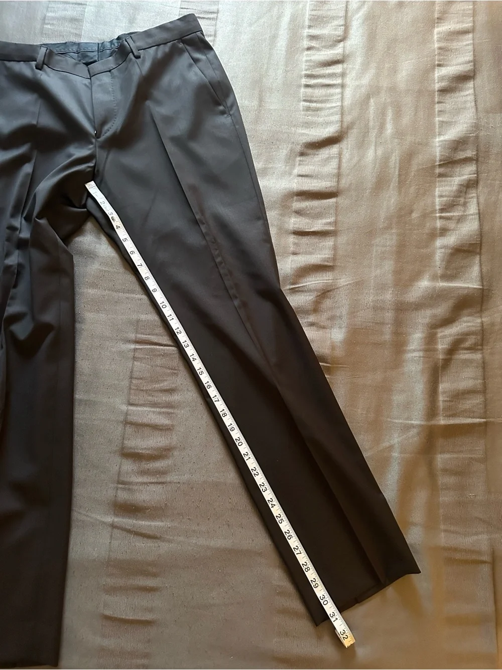 Hugo Boss 38R - 32W Hayes - Gibson Black 100% Virgin Wool Suit